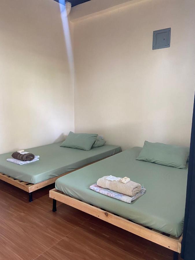 Bangcusay Location One Eighty Bed & Breakfast エクステリア 写真